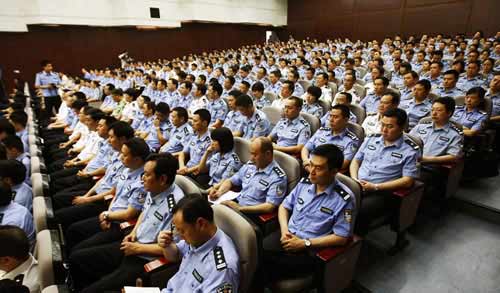 600余人出席警示會(huì)。圖片來源：重慶晚報(bào)