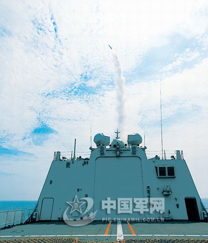 發(fā)射對空導(dǎo)彈。
