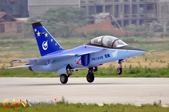 L-15“獵鷹”。