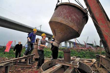 貴廣、南廣高鐵廣州樞紐工程2010年時(shí)快速推進(jìn)的場(chǎng)景，已是明日黃花