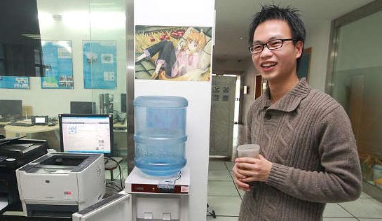 浙大飲水機(jī)萌娘爆紅網(wǎng)絡(luò) 水開(kāi)自動(dòng)發(fā)微博