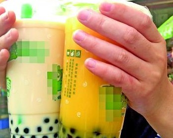 在某商店購(gòu)買(mǎi)的兩份珍珠奶茶。
