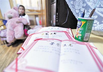 青島11歲女孩夜市擺攤掙學費