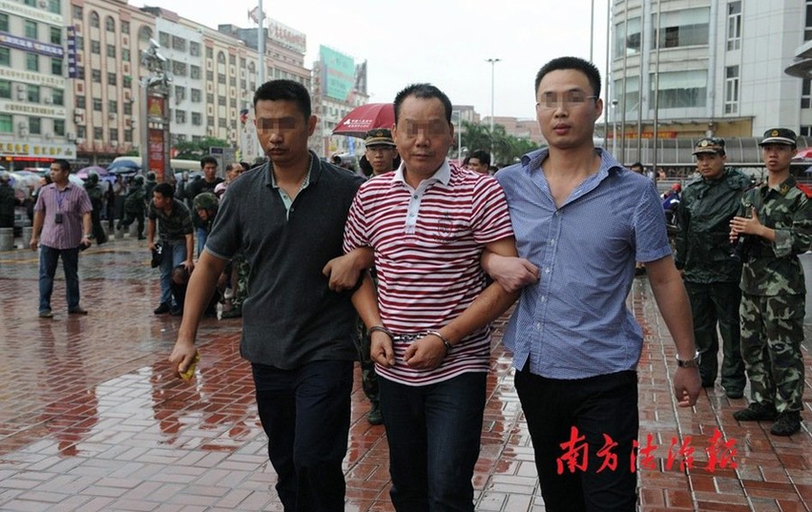 抓獲涉黑犯罪團(tuán)伙主犯胡某昇。南方法治報(bào) 錢(qián)文攀 攝