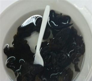 青島樂天馬特價(jià)格欺詐結(jié)賬翻一番 沃爾瑪一級黑木耳一泡變白