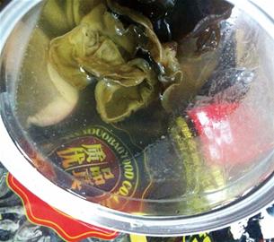 青島樂天馬特價(jià)格欺詐結(jié)賬翻一番 沃爾瑪一級黑木耳一泡變白