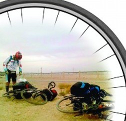 一騎單車(chē)闖巴黎:青島老少配騎行1萬(wàn)公里 耗半年圓夢(mèng)
