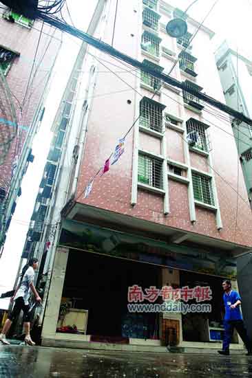 案發(fā)的15號出租樓。
