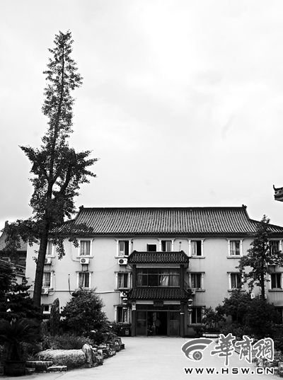 江蘇省鎮(zhèn)江市丹徒區(qū)辛豐鎮(zhèn)古大圣寺。最顯眼的不是大雄寶殿等殿堂，而是安養(yǎng)了170 余位老人。安養(yǎng)院本報記者孫強攝