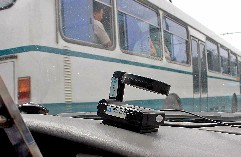 市民打車想刷卡屢遭拒 4000臺POS機成擺設(shè)