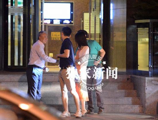 吳秀波桃花運不斷 深夜會靚麗神秘女