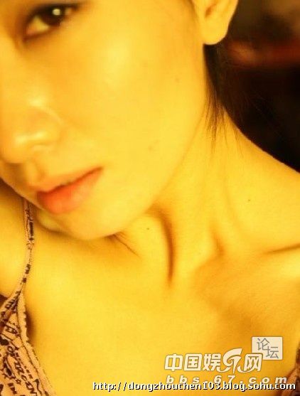 61歲徐克27歲小女友曝光 三點(diǎn)私照身材火辣