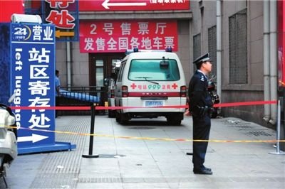 事故現(xiàn)場已拉起警戒線。本報記者徐曉帆攝