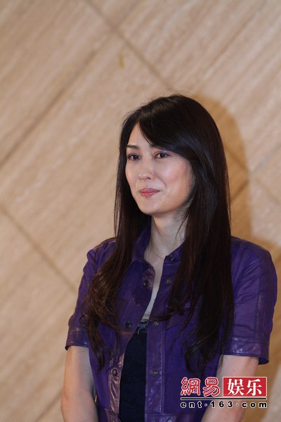 孟廣美開發(fā)布會否認小三 一言不發(fā)淚流不止