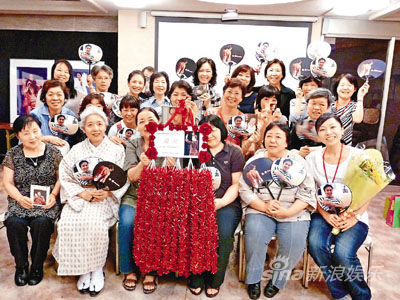 張國(guó)榮冥壽歌迷為他慶祝56歲生日