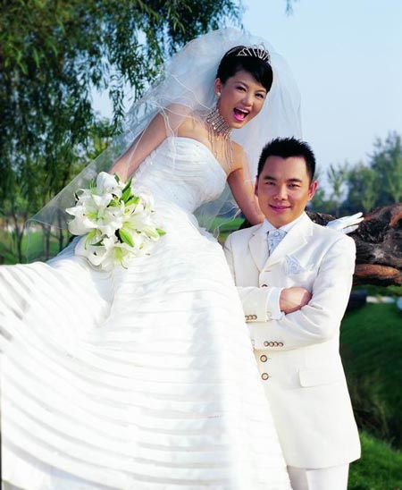 細(xì)數(shù)當(dāng)紅女主播背后的男人 董卿將嫁入豪門(mén)做后媽