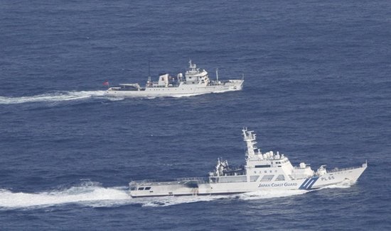 我國12艘公務(wù)船同時在釣魚島海域巡航執(zhí)法