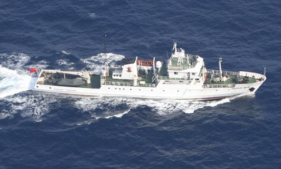 我國12艘公務(wù)船同時(shí)在釣魚島海域巡航執(zhí)法