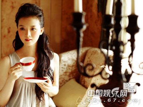 網曝王艷老公王志才傍富婆上位娶小三養(yǎng)眼 罕見結婚照曝光