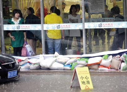 膠南遭遇200年來(lái)最強(qiáng)暴雨