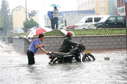 膠南遭遇200年來(lái)最強(qiáng)暴雨