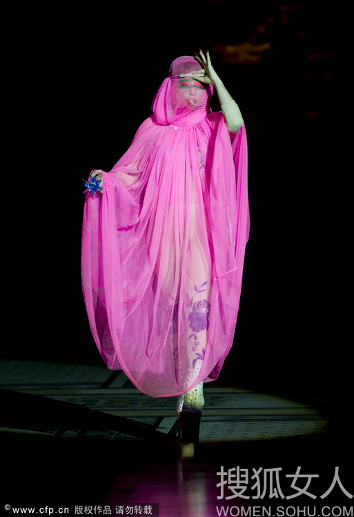 Lady Gaga生肉泳裝 雷人造型盤(pán)點(diǎn)