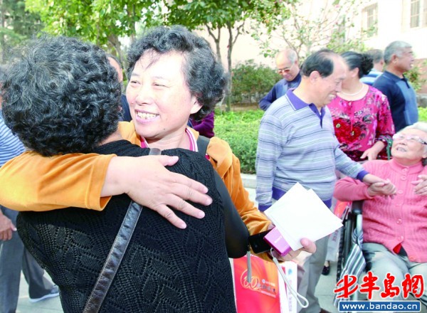 校史館記錄下58中60年來(lái)的點(diǎn)點(diǎn)滴滴。 校史館記錄下58中60年來(lái)的點(diǎn)點(diǎn)滴滴。