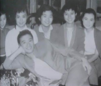 謝霆鋒老爸謝賢風流韻事揭秘 比小女友大49歲