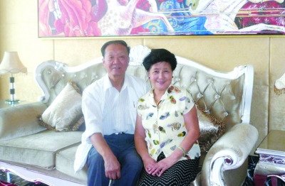 2012年國慶的照片，母親依然有氣質(zhì)