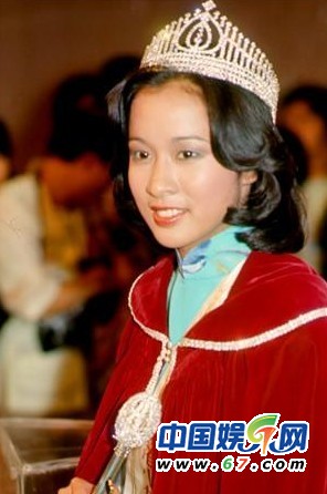 霍啟剛家族三代豪門(mén)婚姻曝光 郭晶晶肉麻示愛(ài)(組圖)