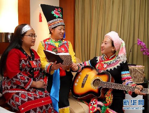 （十八大·花絮）唱支歌兒給黨聽(tīng)