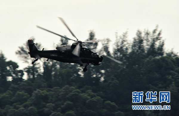 中國精銳戰(zhàn)機集體亮相