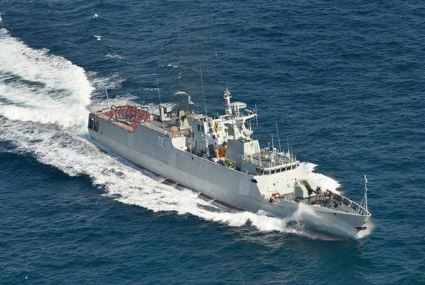原文配圖：國(guó)產(chǎn)新型護(hù)衛(wèi)艦正在海上進(jìn)行航行測(cè)試。