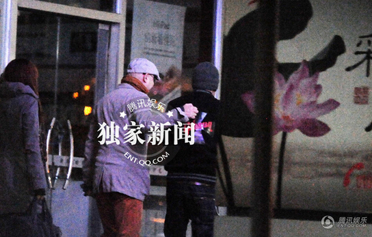 徐崢幽會神秘女