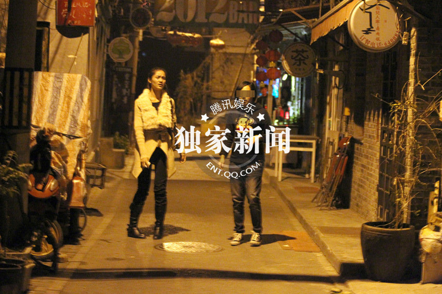 徐崢“出軌”白衣女是陶虹學(xué)妹 王熙然暴怒否認(rèn)是小三三