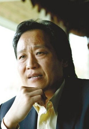 中國“干爹文化”尷尬了誰？