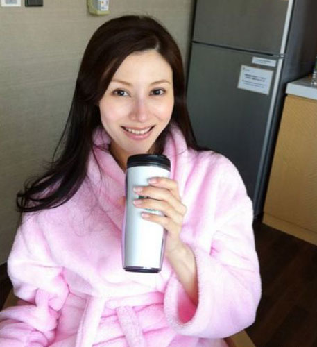 44歲邱淑貞懷男胎旺夫 身價(jià)25億成最有錢(qián)人妻