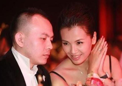 44歲邱淑貞懷男胎旺夫 身價(jià)25億成最有錢人妻