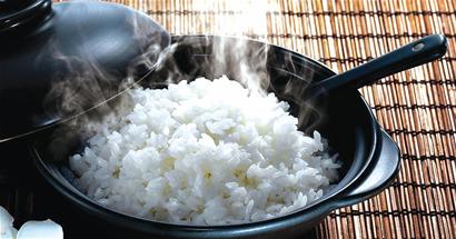 午餐主食饅頭VS米飯:饅頭營(yíng)養(yǎng)能量高 米飯利減肥