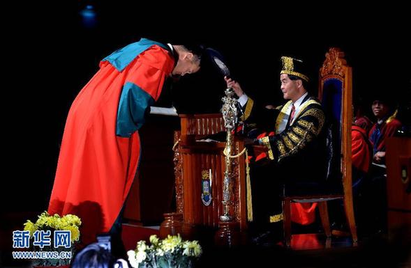 （體育）（3）香港大學(xué)向姚明頒授名譽社會科學(xué)博士學(xué)位
