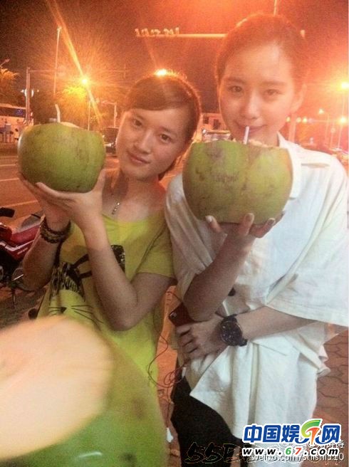 劉詩詩素顏私照曝光 神似湯唯被贊天生麗質