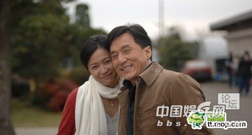 揭秘被成龍大哥強(qiáng)吻過(guò)的明星 男女通吃口味重