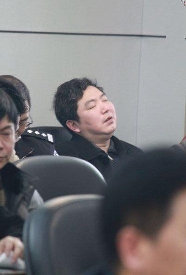 “會(huì)睡哥”，祁東縣司法局副局長(zhǎng)趙勇平曾于去年一睡成名后被免職（半年后復(fù)職）