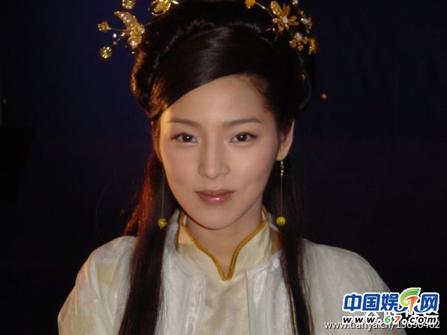 韓國(guó)假臉女星似芭比娃娃