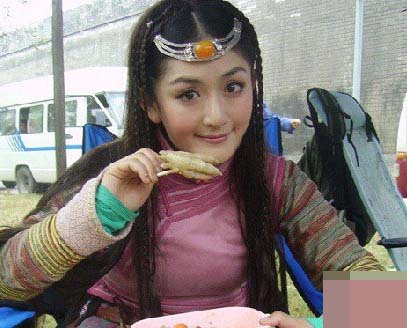 謝娜罕見(jiàn)大學(xué)宿舍寢室私照曝光 清純甜美判若兩人