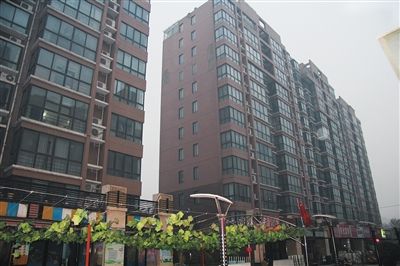 蘭亭公司開發(fā)的蘭亭名苑的17、18號(hào)樓，“房妹”的部分房產(chǎn)就在這兩棟樓。