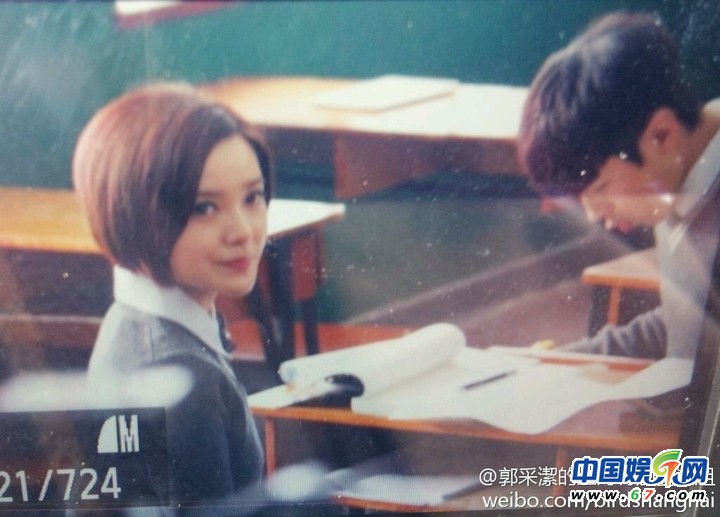 《小時代》拍攝現(xiàn)場花絮 楊冪郭采潔學(xué)生制服造型曝光