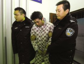 1月16日下午,犯罪嫌疑人王志初被新化警察抓獲。圖/IC