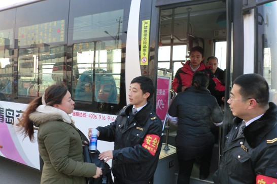 交運公交啟動危險品稽查 白酒鞭炮打火機(jī)不許上車
