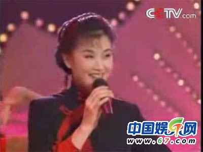 宋祖英確認加盟蛇年春晚 連登24屆春晚造型大回顧(組圖)